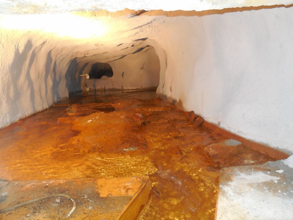 補強工事を終えた坑内
