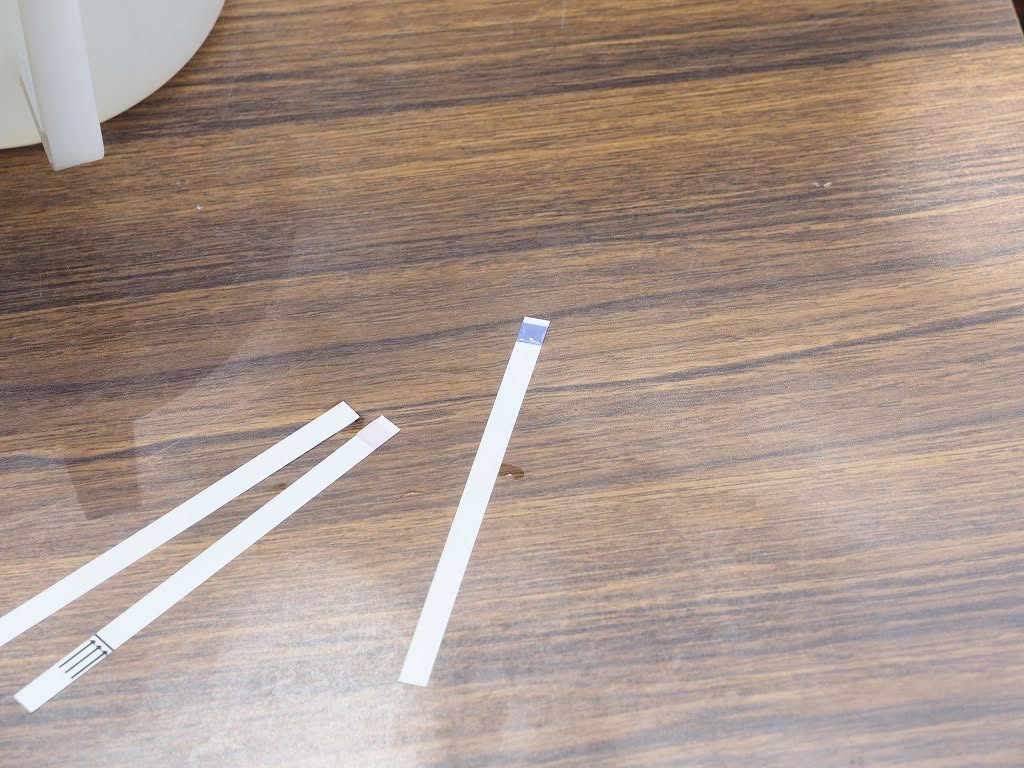試験紙で中和の確認しました。

